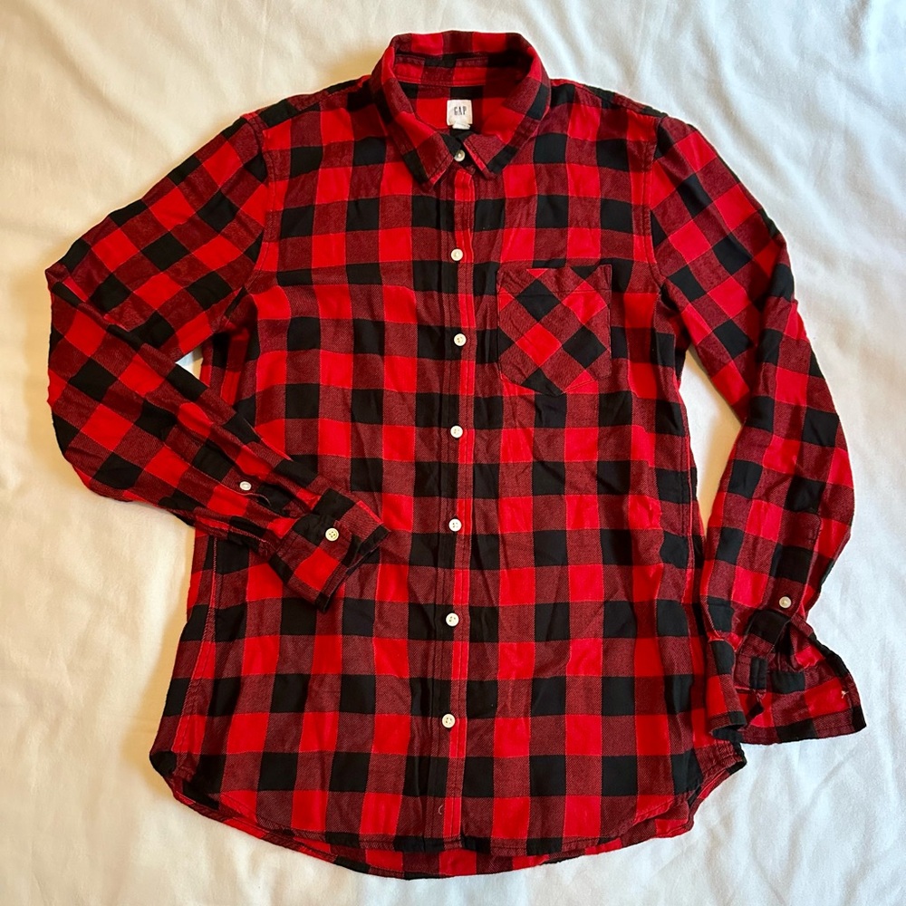 Gap, size S Red and Black Plaid Flannel Shirt
